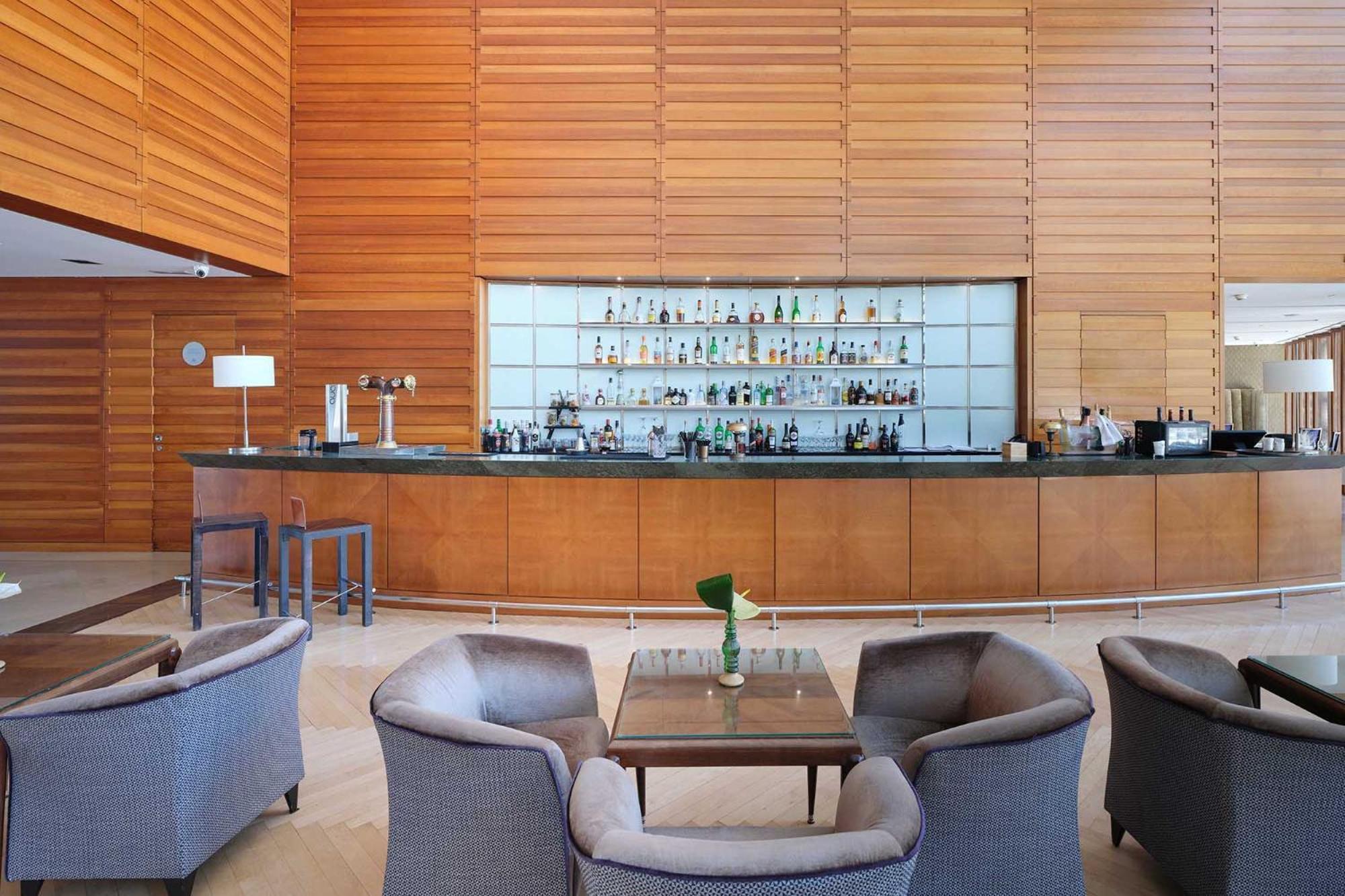 فندق يوروستارز غراند مارينا جي إل برشلونة المظهر الخارجي الصورة The bar at the hotel