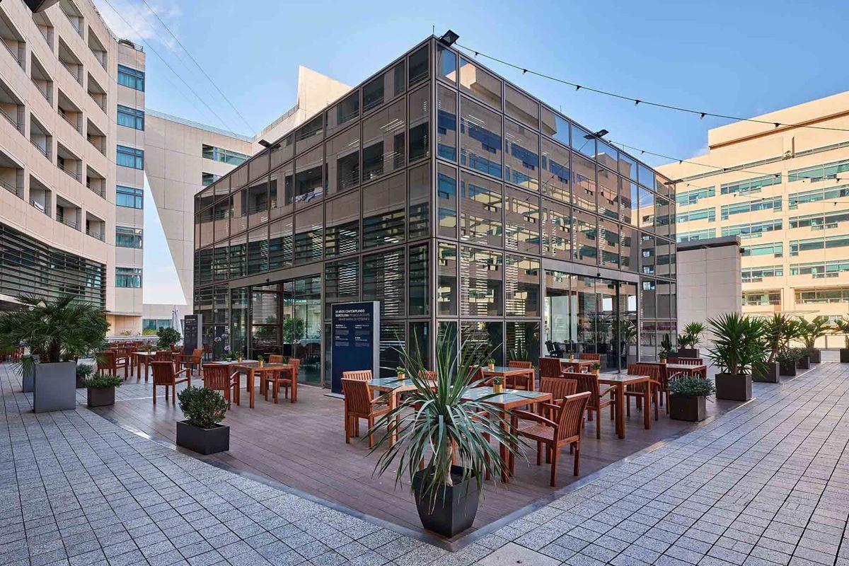 فندق يوروستارز غراند مارينا جي إل برشلونة المظهر الخارجي الصورة The courtyard at the hotel