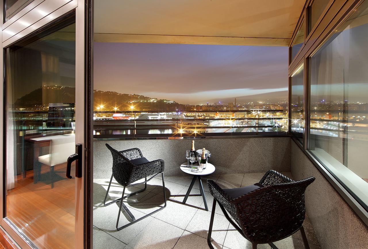 فندق يوروستارز غراند مارينا جي إل برشلونة المظهر الخارجي الصورة The view from a balcony